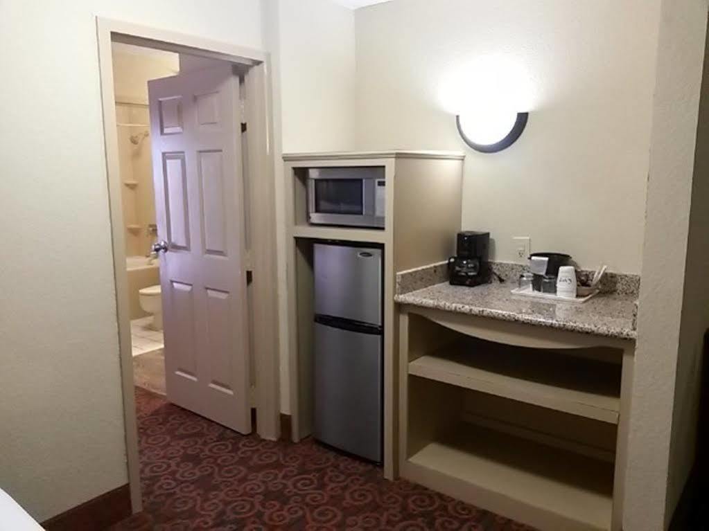 Governors Suites Hotel Oklahoma City Airport Area Dış mekan fotoğraf